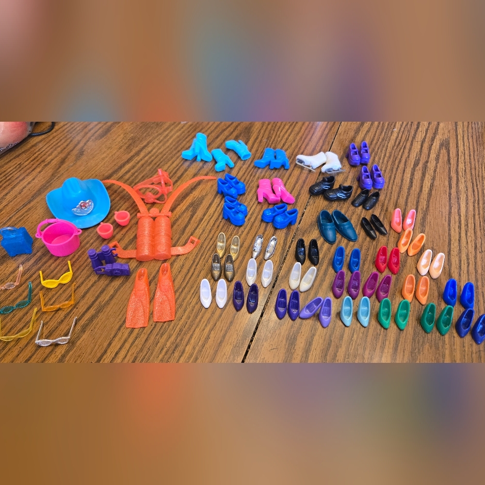 Vintage barbie shoes and accessories Alot